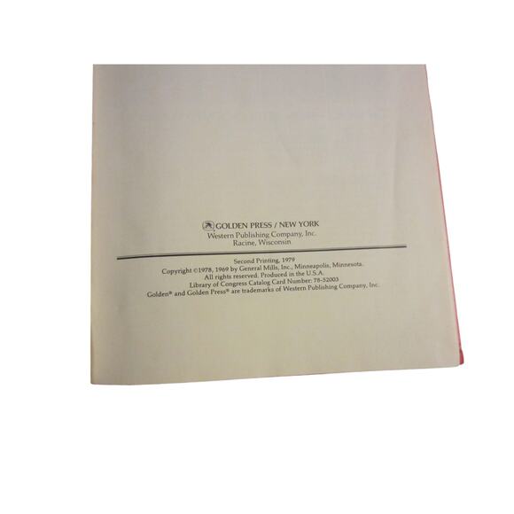 Vintage Betty Crocker’s Cookbook New & Revised Edition Golden Hardcover - Picture 4 of 14